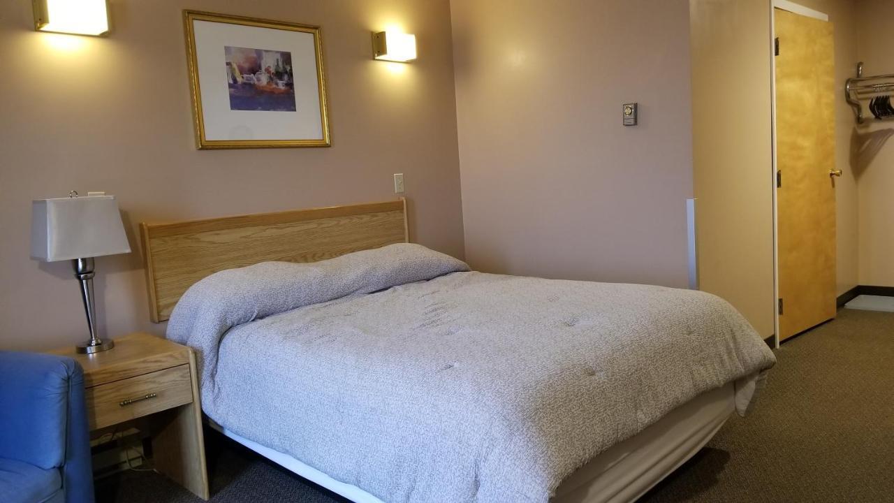 Hillview Motel Vanderhoof Экстерьер фото